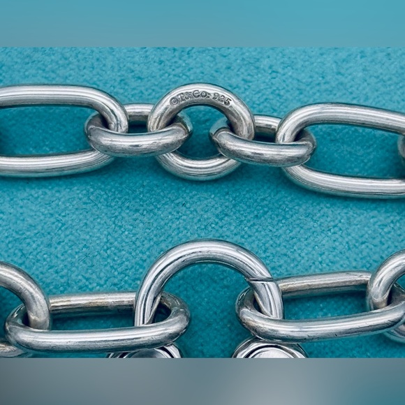 7.5" Tiffany & Co Return to Love Lock Heart Bracelet in Silver - Picture 7 of 8